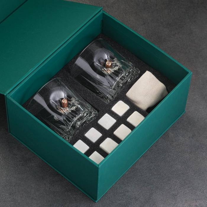 Подарочный набор «Непробиваемый», 2 стакана 200 мл, 8 камней для виски, зелёный 